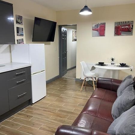 Modern 2 Bedroom Apartment In Derby City Centre Экстерьер фото