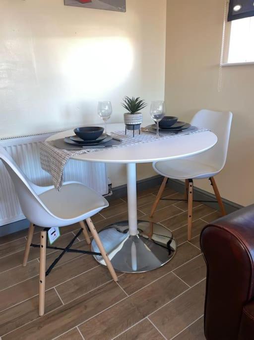 Modern 2 Bedroom Apartment In Derby City Centre Экстерьер фото