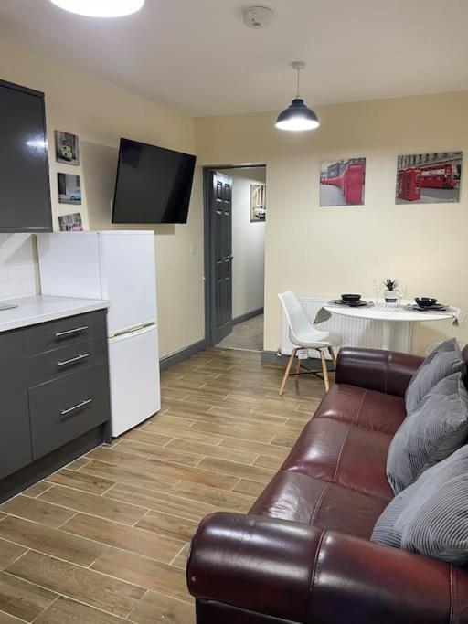 Modern 2 Bedroom Apartment In Derby City Centre Экстерьер фото
